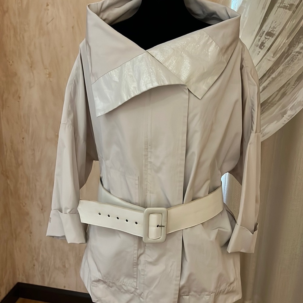 Dressed jacket, two stains on the sleeves, but very good condition